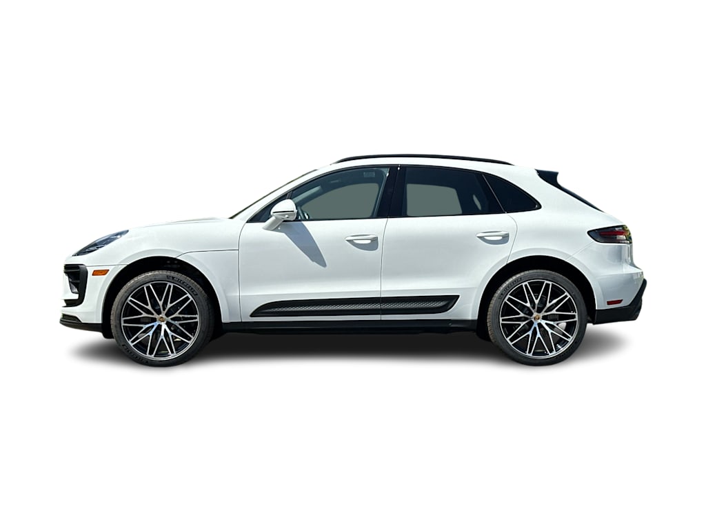 Thumbnail: 2026 Porsche Macan - 3