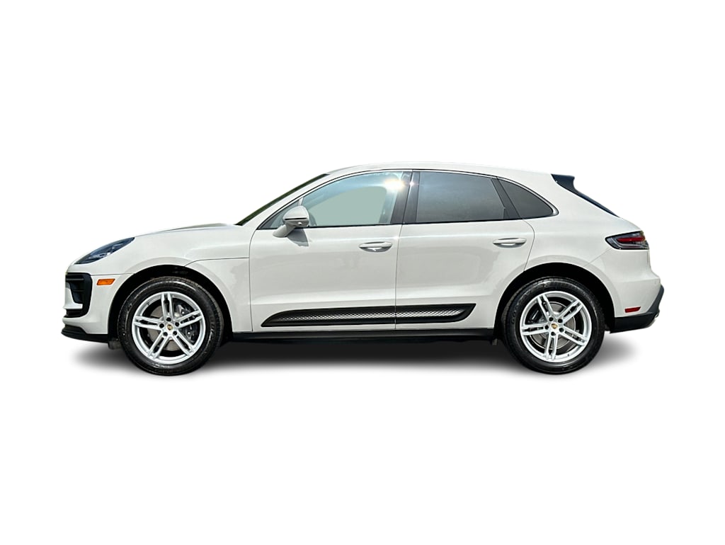 Thumbnail: 2023 Porsche Macan - 3
