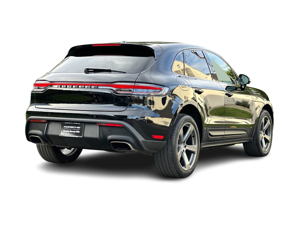 Thumbnail: 2025 Porsche Macan - 19