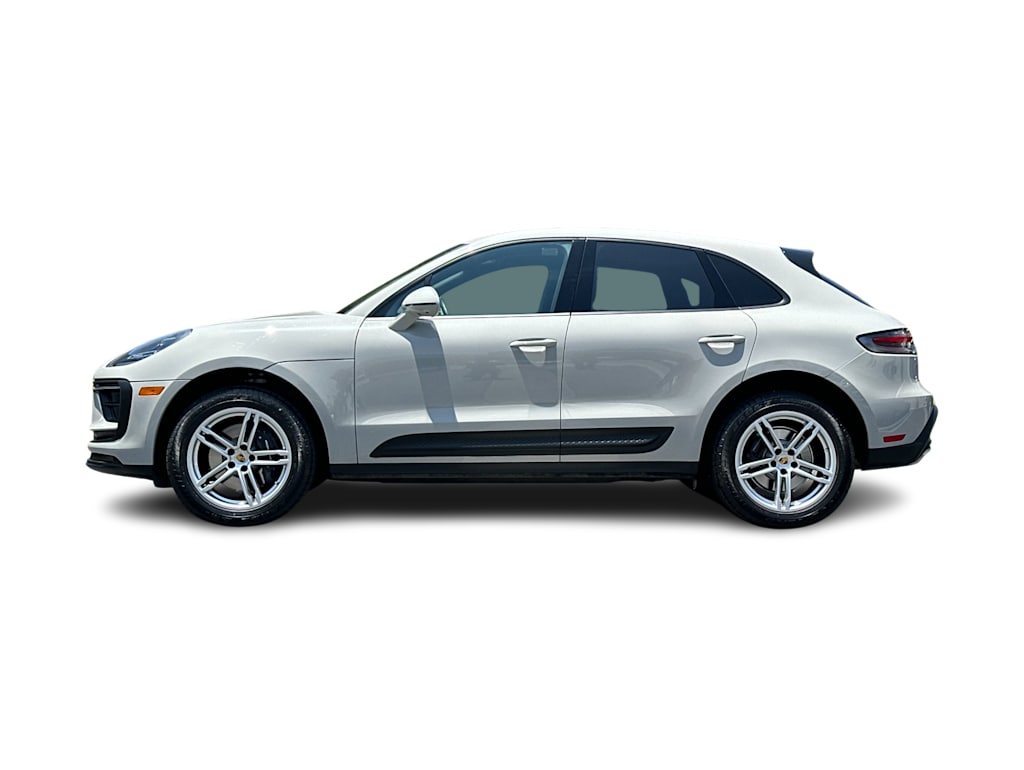 Thumbnail: 2025 Porsche Macan - 3