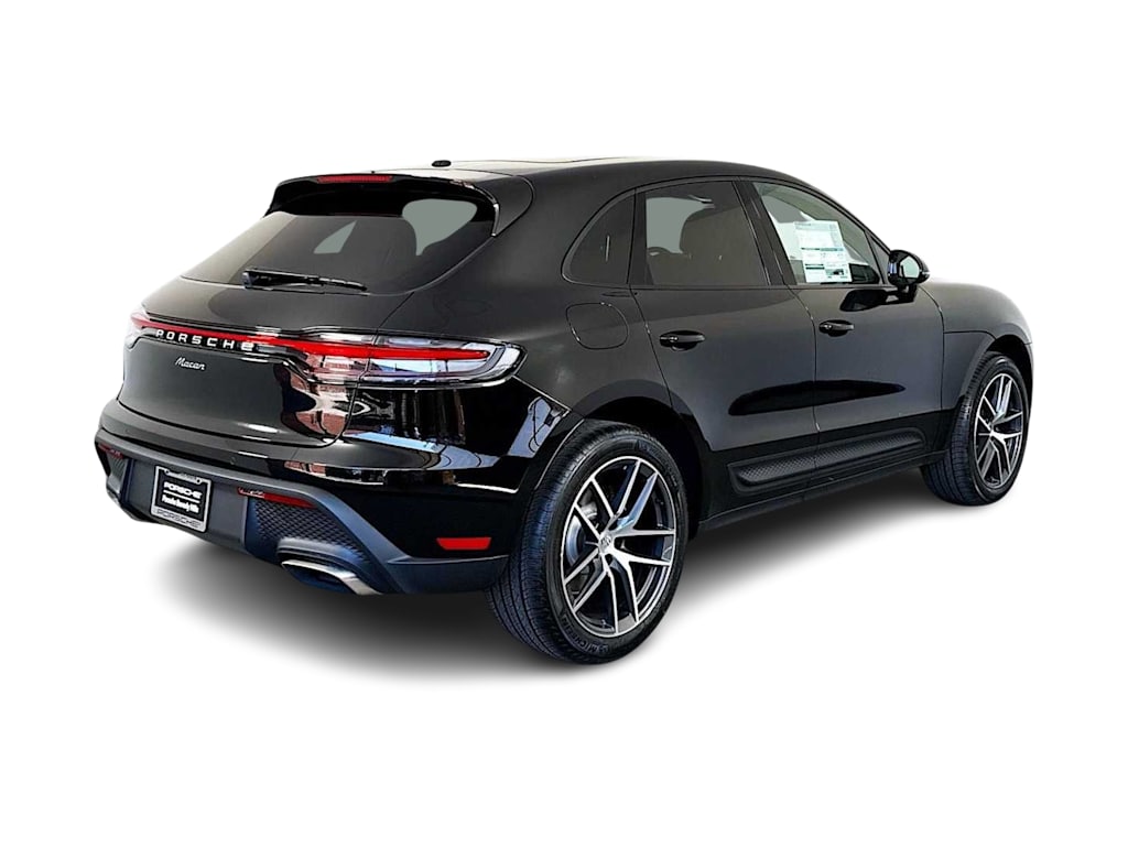 Thumbnail: 2025 Porsche Macan - 18