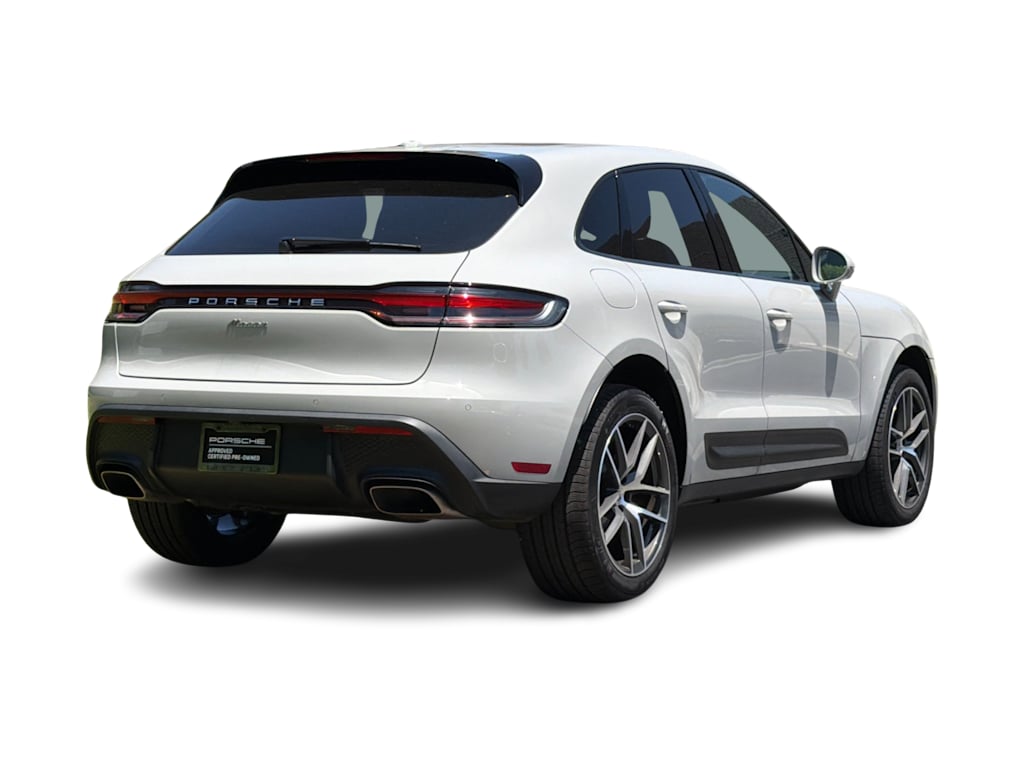 Thumbnail: 2026 Porsche Macan - 20