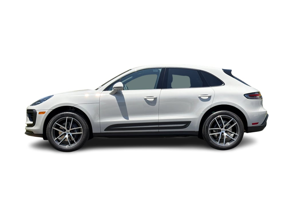 Thumbnail: 2026 Porsche Macan - 3
