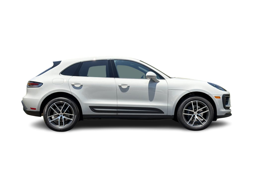 Thumbnail: 2026 Porsche Macan - 21