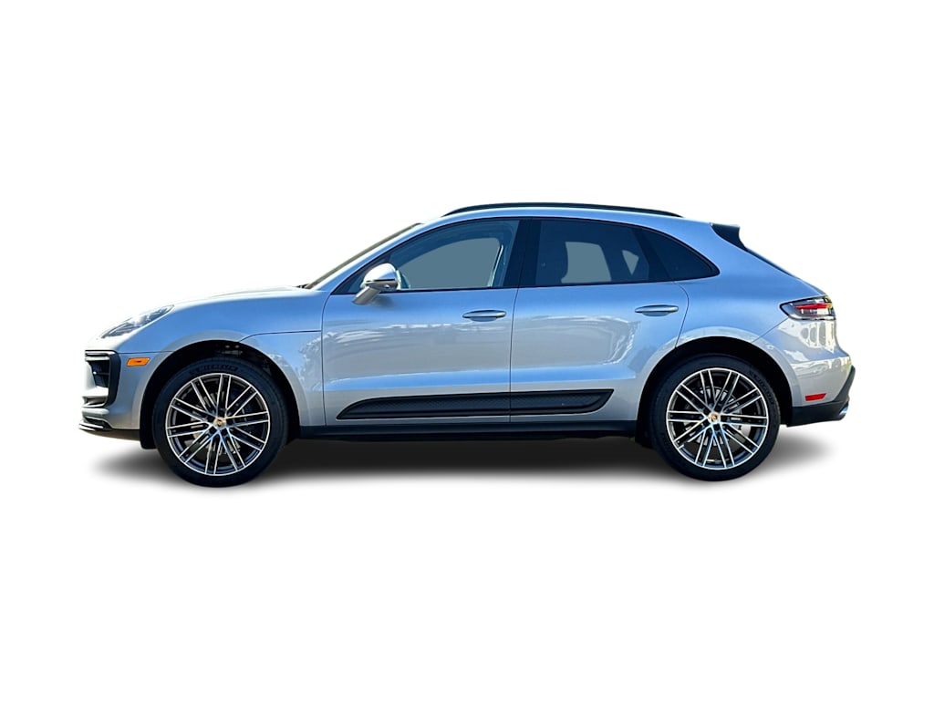 Thumbnail: 2026 Porsche Macan - 3