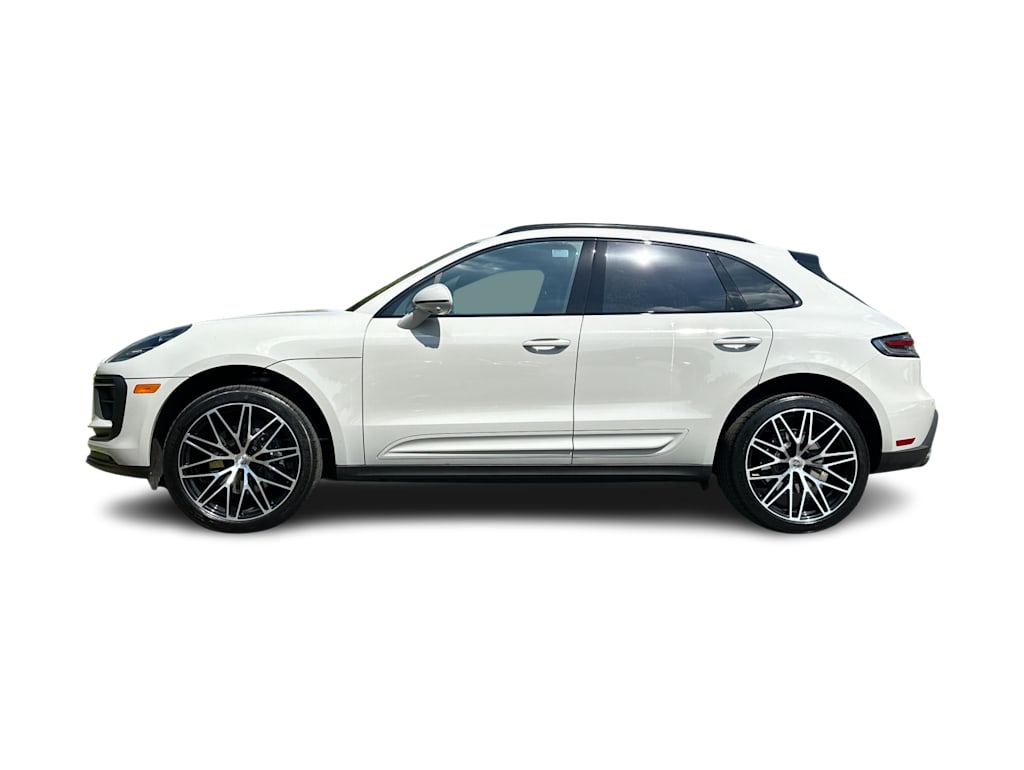 Thumbnail: 2026 Porsche Macan - 3