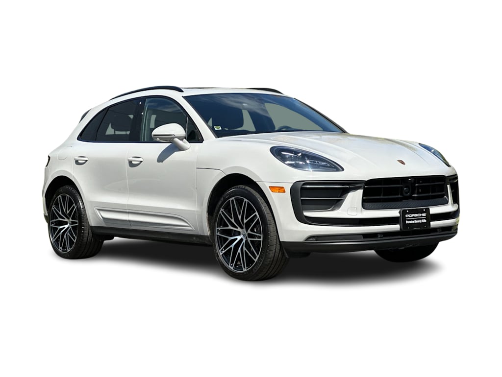 Thumbnail: 2026 Porsche Macan - 20