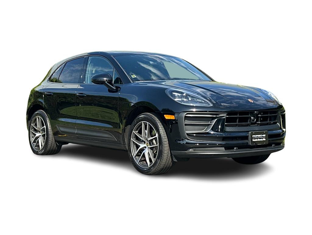 Thumbnail: 2026 Porsche Macan - 21