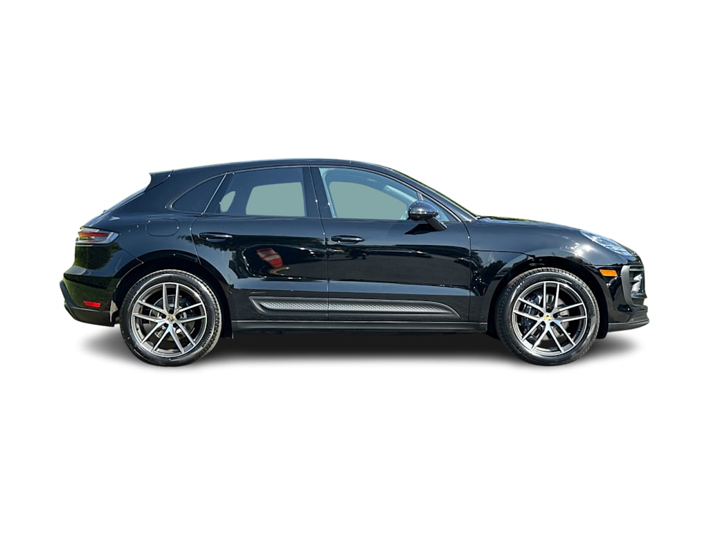 Thumbnail: 2026 Porsche Macan - 20