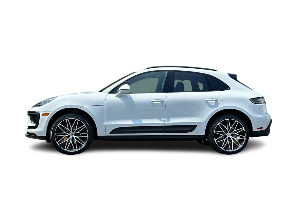 Thumbnail: 2026 Porsche Macan - 3