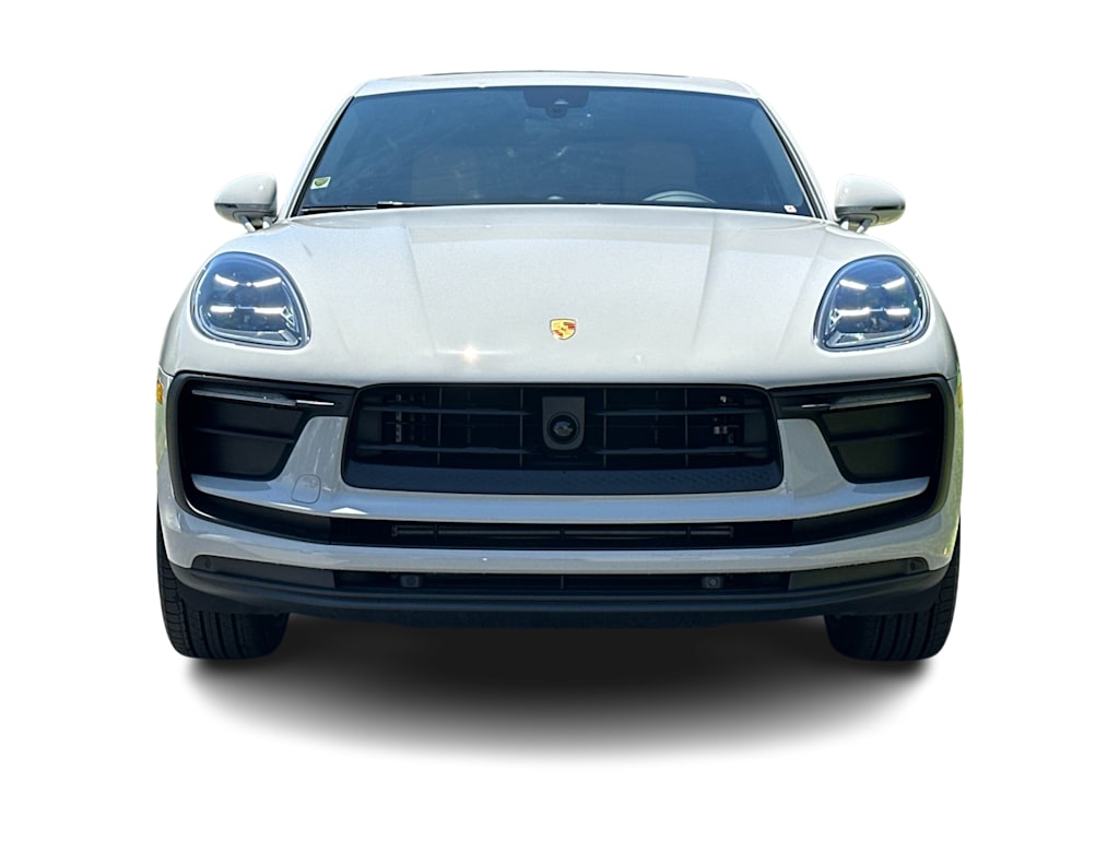 Thumbnail: 2026 Porsche Macan - 6