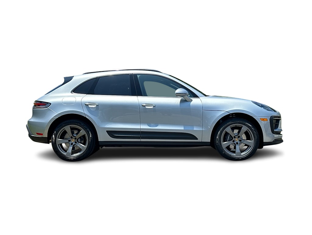 Thumbnail: 2026 Porsche Macan - 20