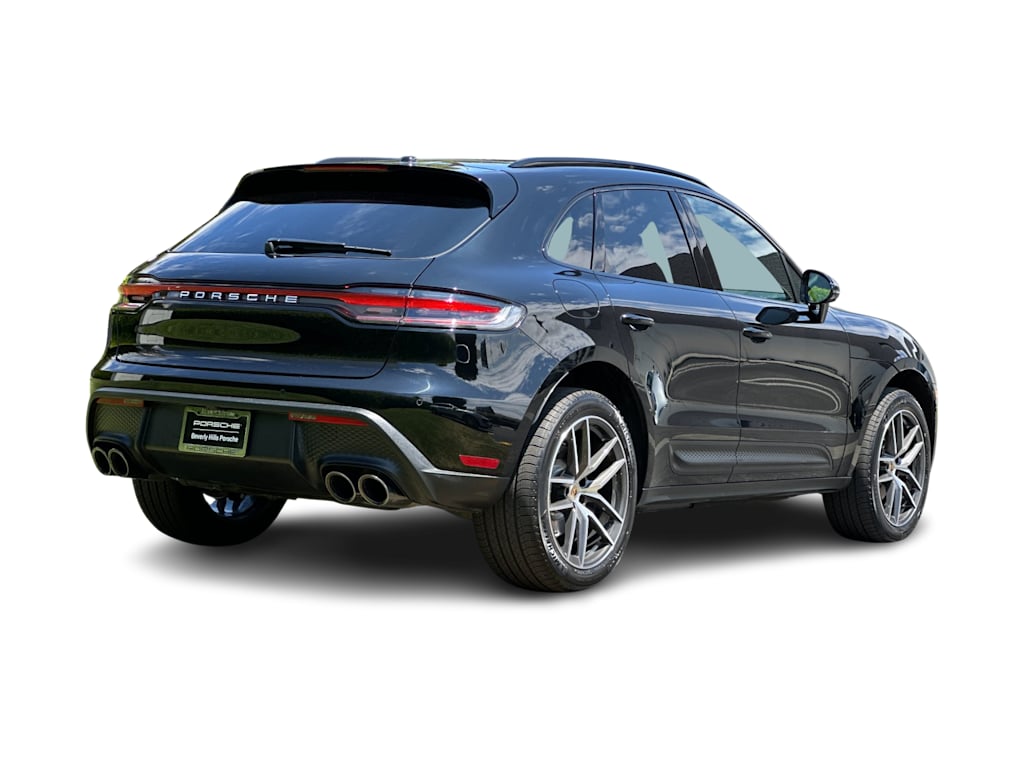 Thumbnail: 2026 Porsche Macan - 17