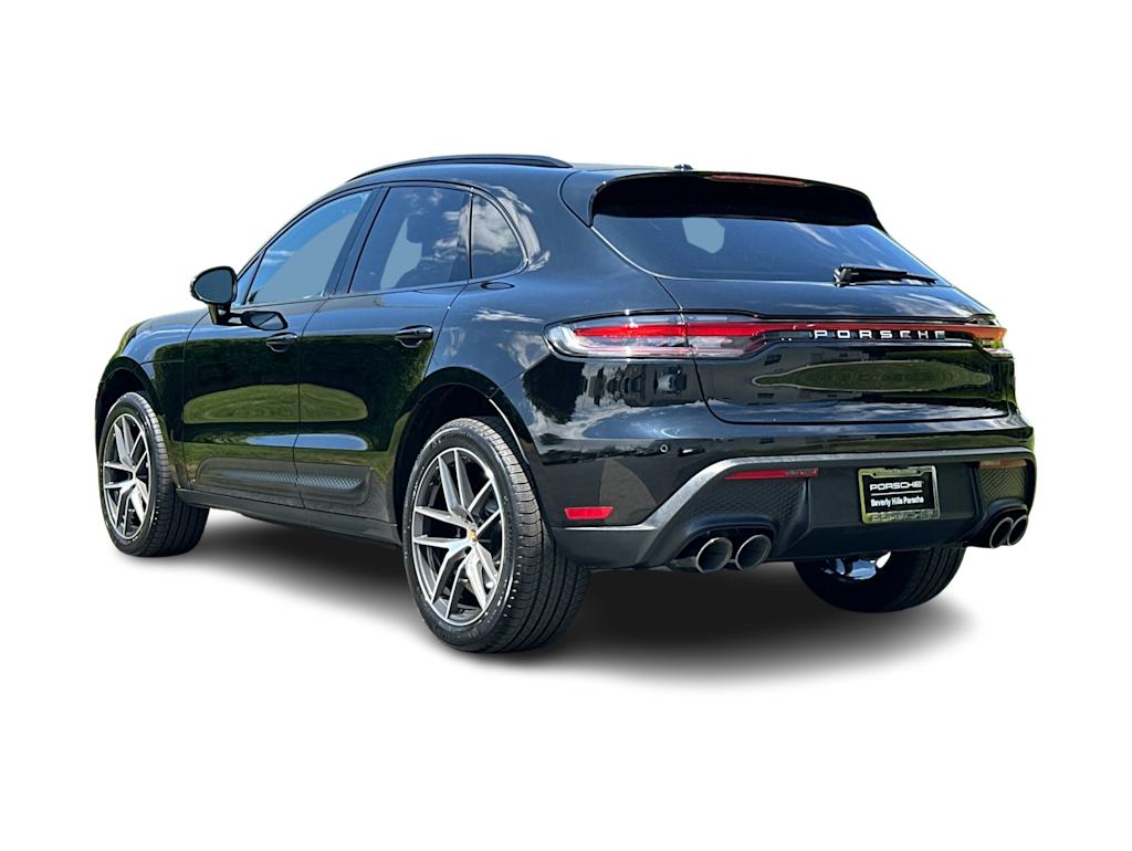 Thumbnail: 2026 Porsche Macan - 4