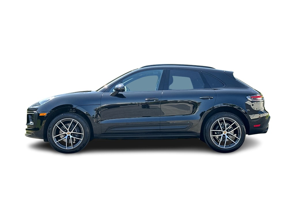 Thumbnail: 2026 Porsche Macan - 3