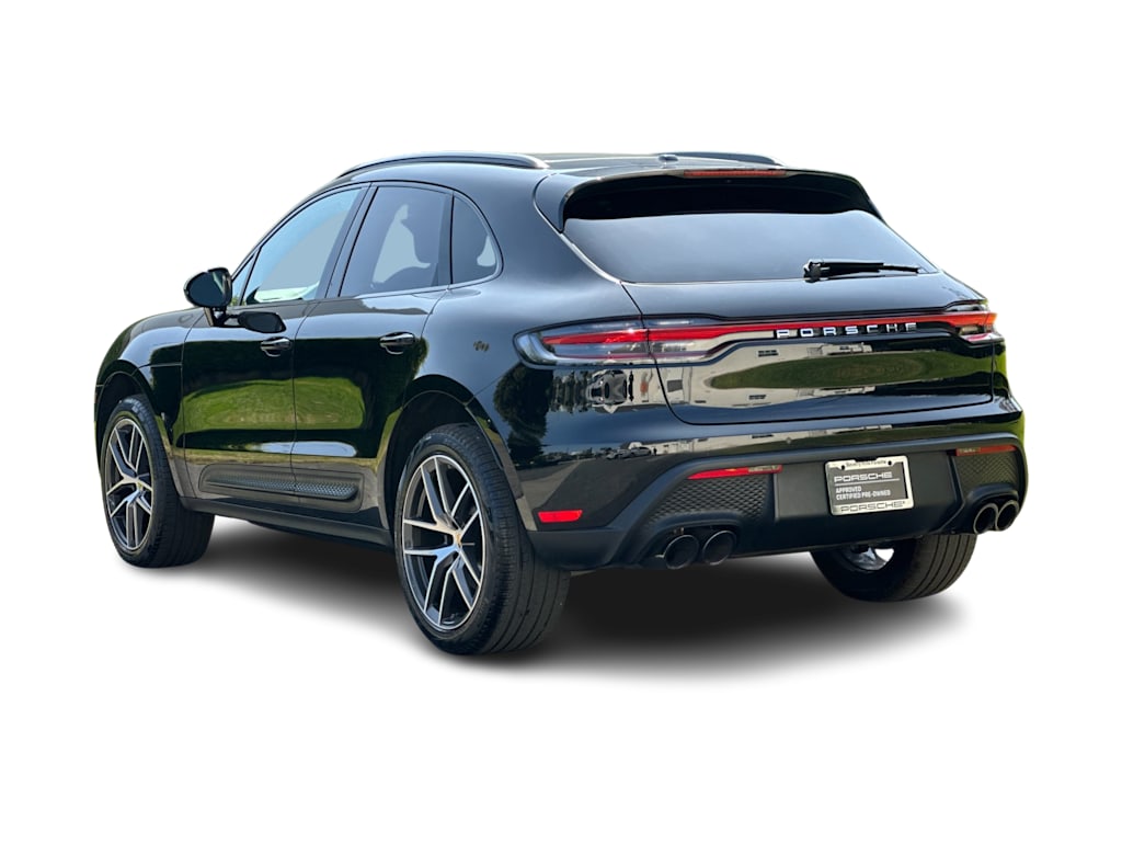 Thumbnail: 2026 Porsche Macan - 4