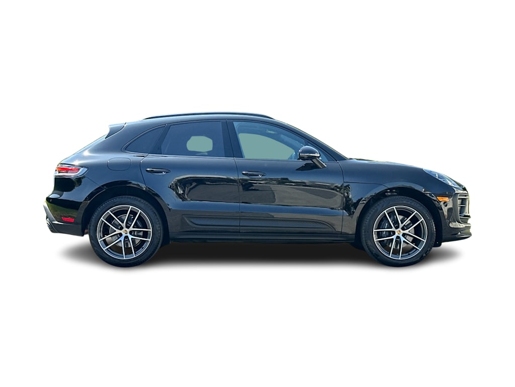 Thumbnail: 2026 Porsche Macan - 20