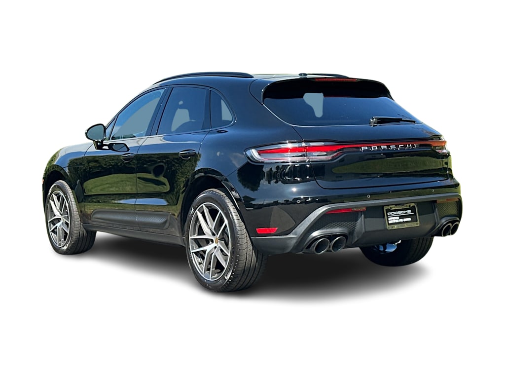 Thumbnail: 2026 Porsche Macan - 4