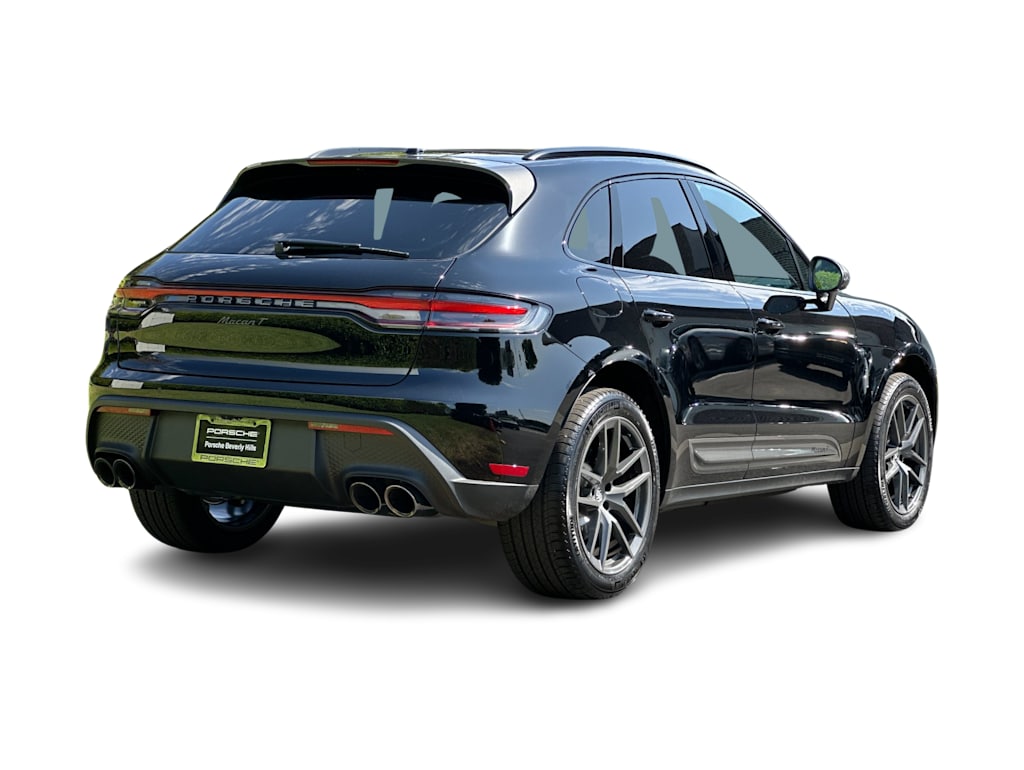 Thumbnail: 2026 Porsche Macan - 18