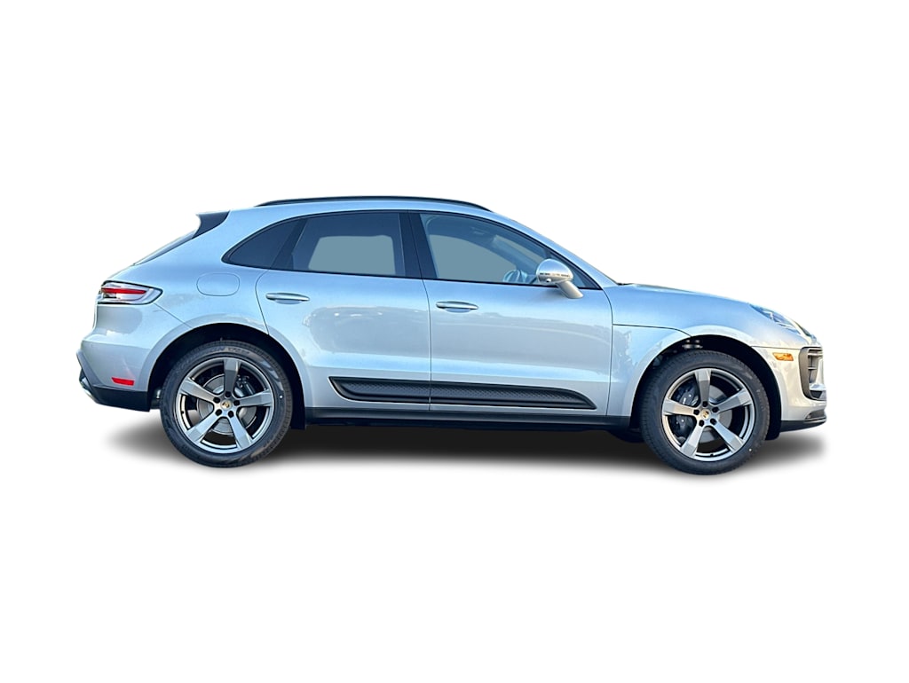 Thumbnail: 2026 Porsche Macan - 21