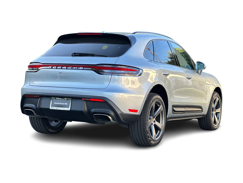Thumbnail: 2026 Porsche Macan - 20