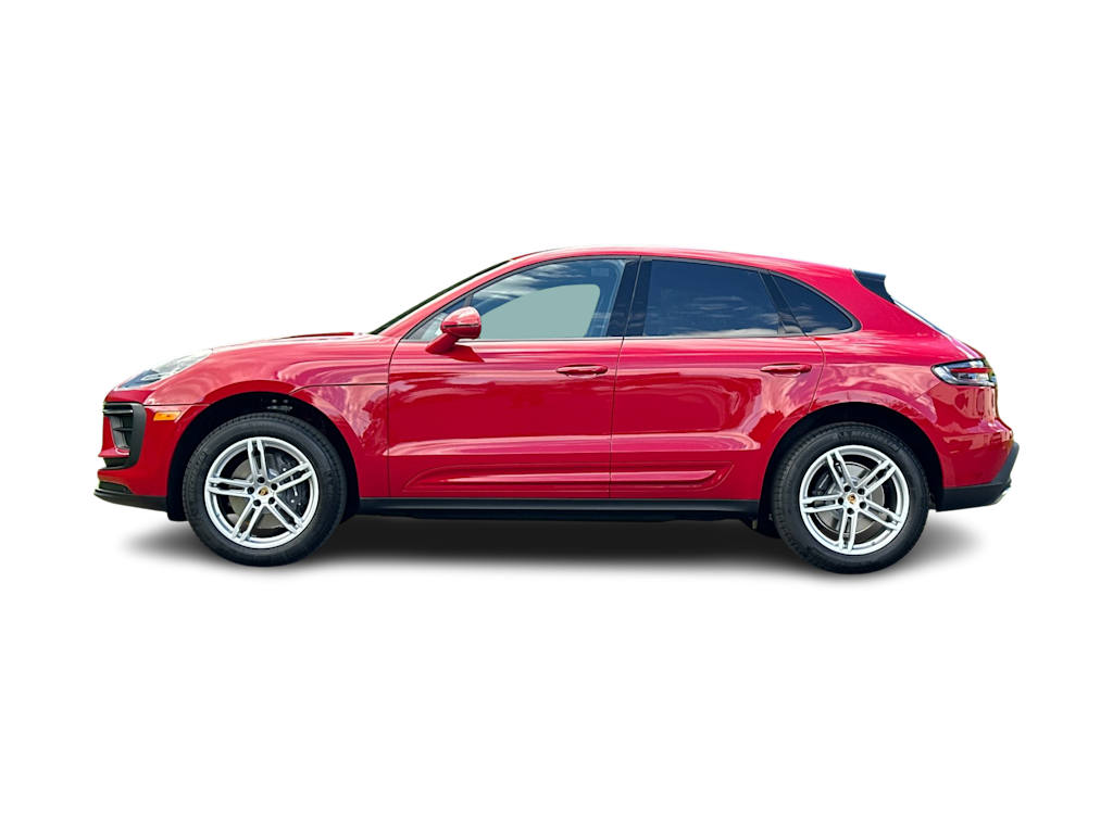 Thumbnail: 2026 Porsche Macan - 3
