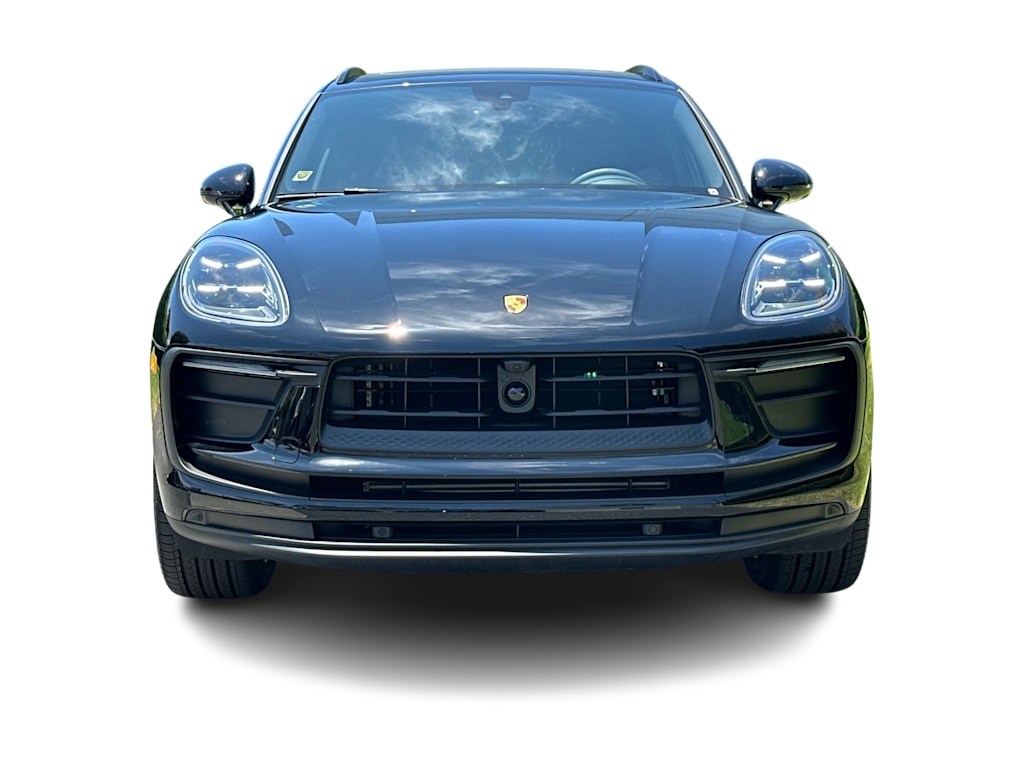 Thumbnail: 2026 Porsche Macan - 6
