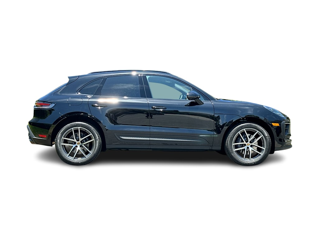 Thumbnail: 2026 Porsche Macan - 19
