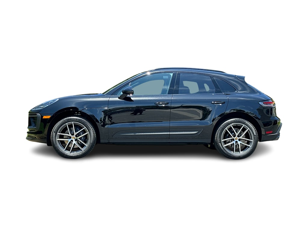 Thumbnail: 2026 Porsche Macan - 3