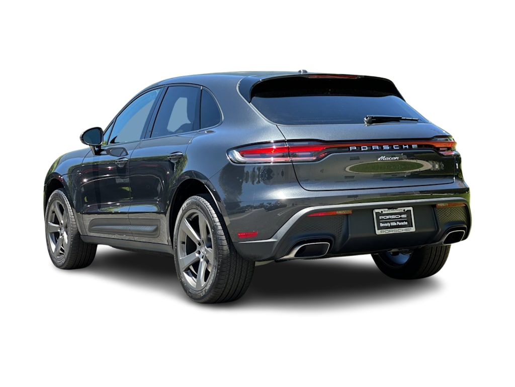 Thumbnail: 2026 Porsche Macan - 4