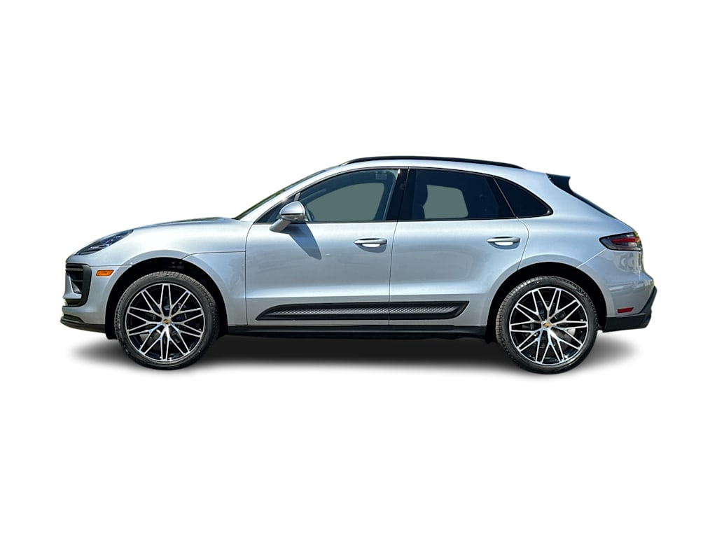 Thumbnail: 2026 Porsche Macan - 3