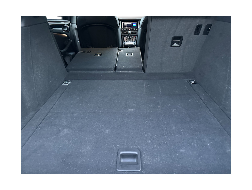 Thumbnail: 2025 Porsche Macan - 16