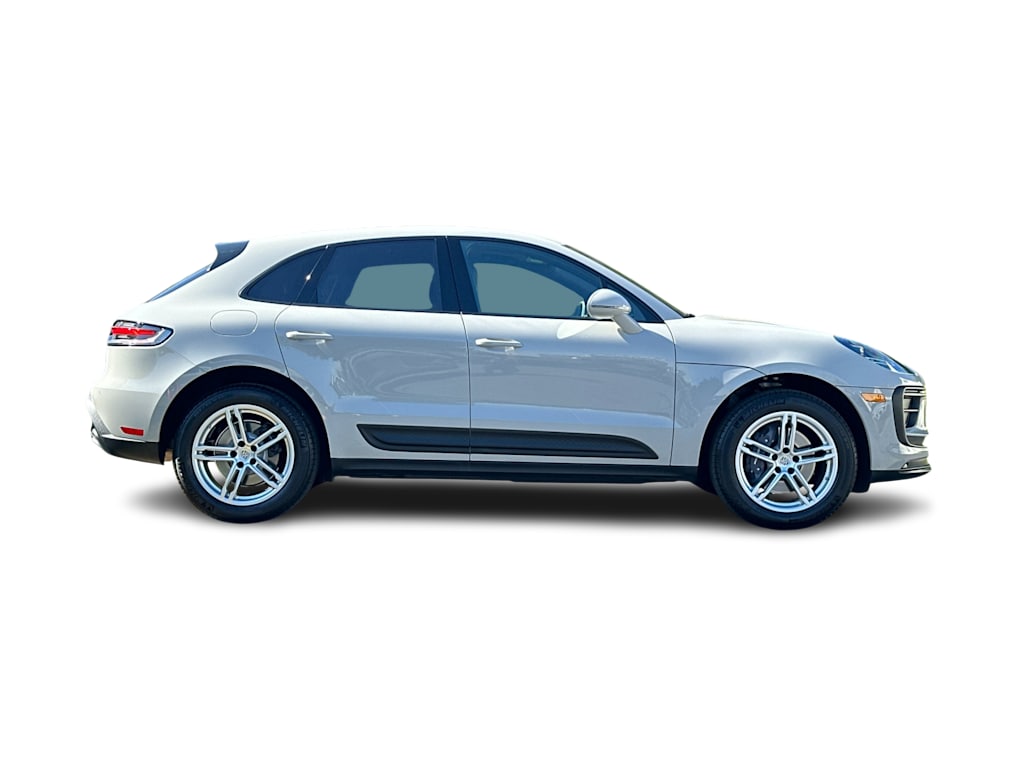Thumbnail: 2025 Porsche Macan - 21