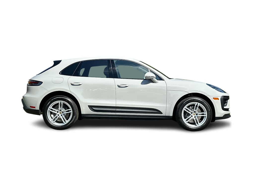 Thumbnail: 2025 Porsche Macan - 20