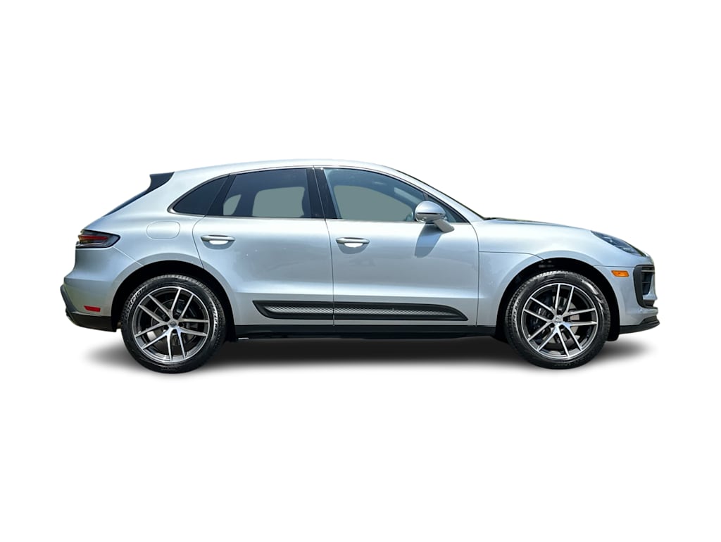 Thumbnail: 2026 Porsche Macan - 20