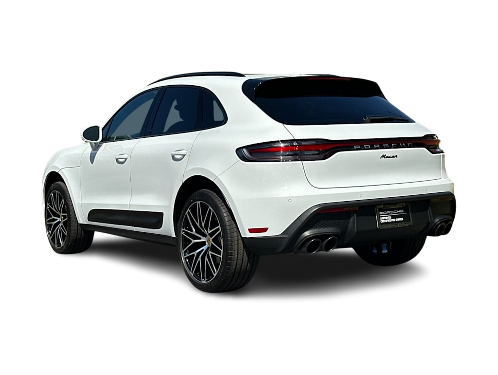 Thumbnail: 2026 Porsche Macan - 4