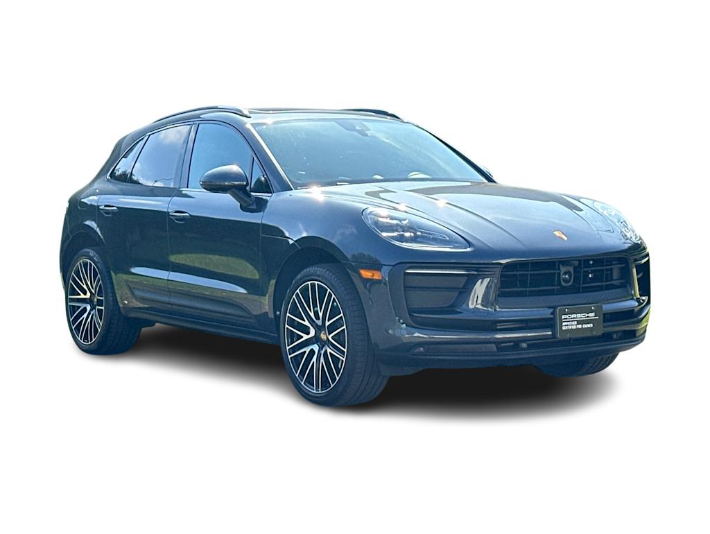Thumbnail: 2026 Porsche Macan - 20