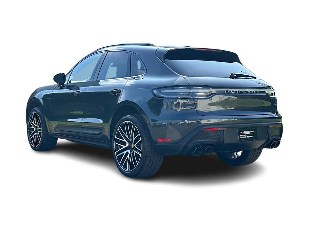 Thumbnail: 2026 Porsche Macan - 4