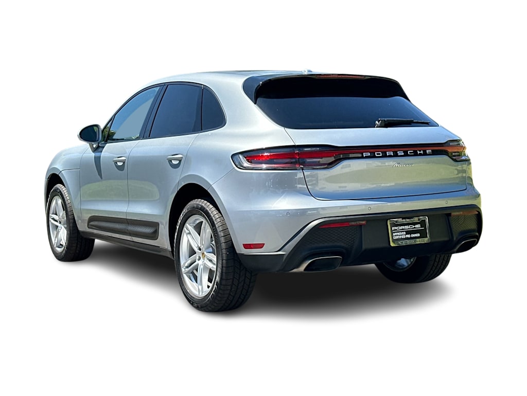 Thumbnail: 2026 Porsche Macan - 4