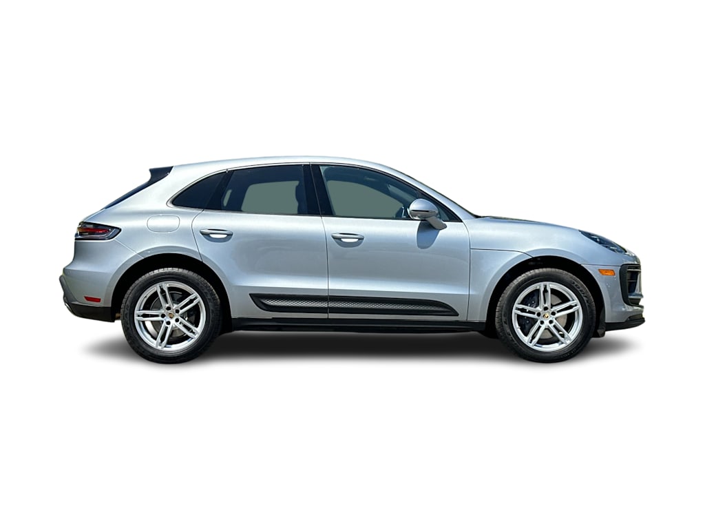 Thumbnail: 2026 Porsche Macan - 19