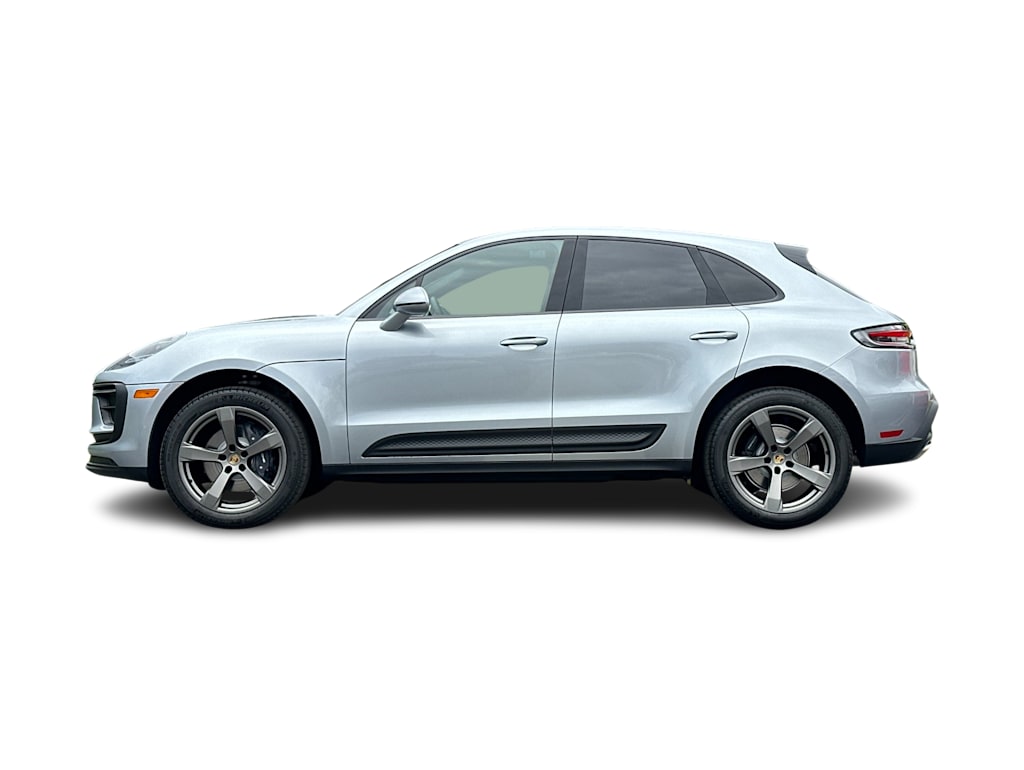 Thumbnail: 2026 Porsche Macan - 3