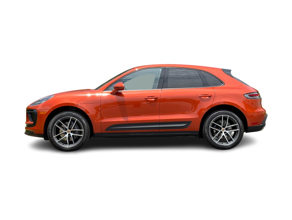 Thumbnail: 2023 Porsche Macan - 3