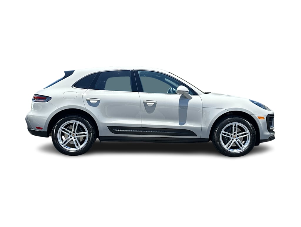 Thumbnail: 2025 Porsche Macan - 19