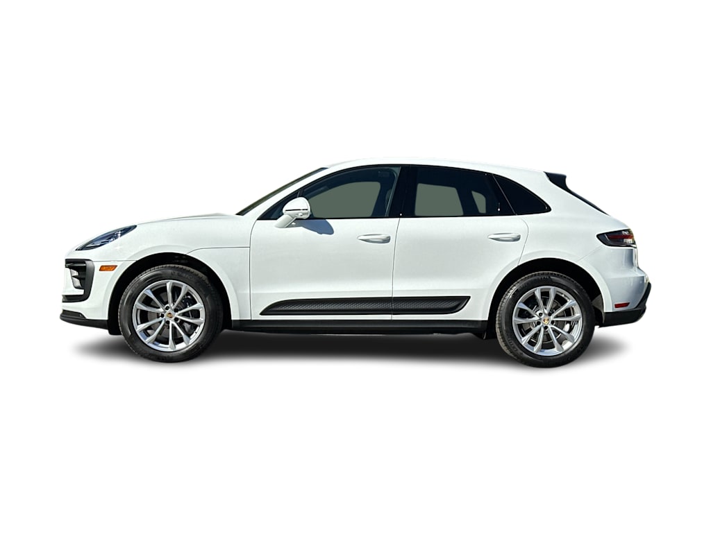 Thumbnail: 2025 Porsche Macan - 3