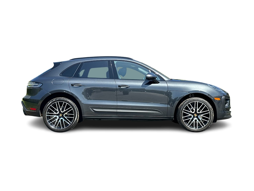 Thumbnail: 2026 Porsche Macan - 20