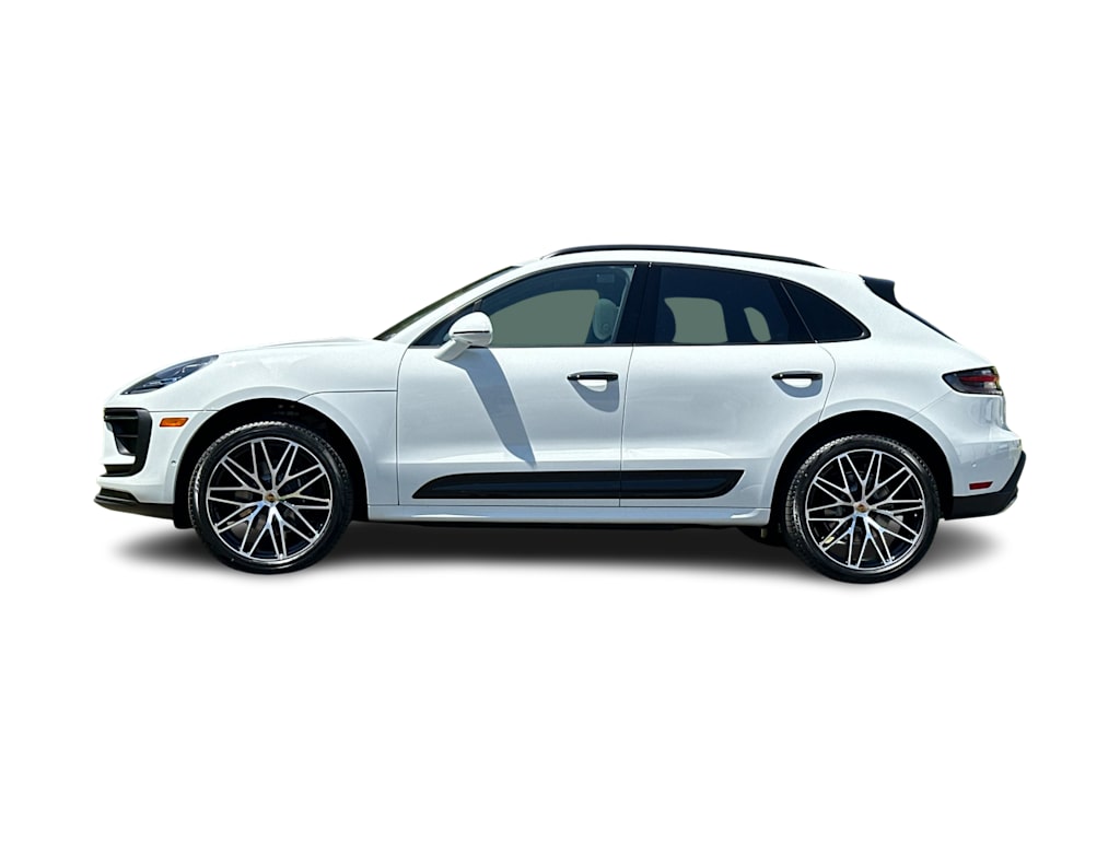 Thumbnail: 2026 Porsche Macan - 3