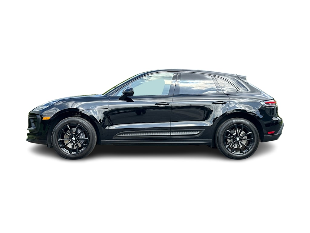 Thumbnail: 2022 Porsche Macan - 3