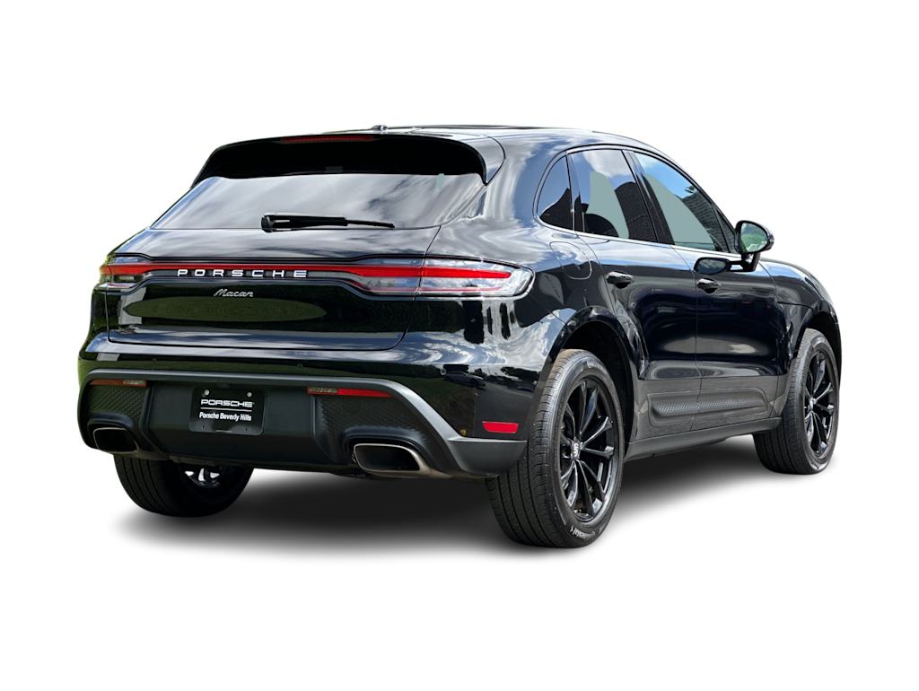 Thumbnail: 2022 Porsche Macan - 18