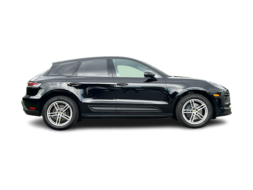 Thumbnail: 2025 Porsche Macan - 21