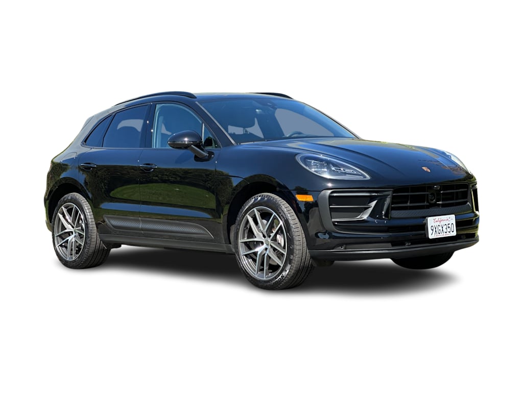 Thumbnail: 2026 Porsche Macan - 20